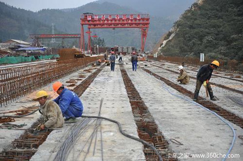 云南建筑工程公司怎么选？瑞能建筑解析房屋建筑与市政道路施工要点